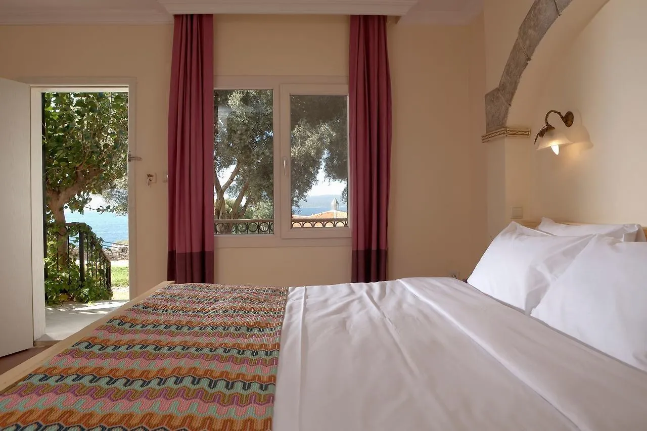 Maya Bistro Hotel & Beach Sigacik